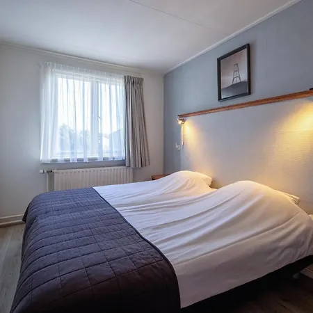 Rebecca Hotel De Waal