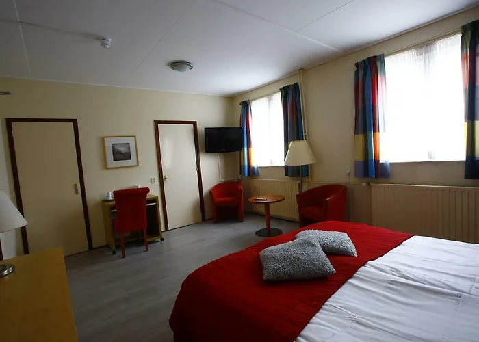 Rebecca Szálloda De Waal