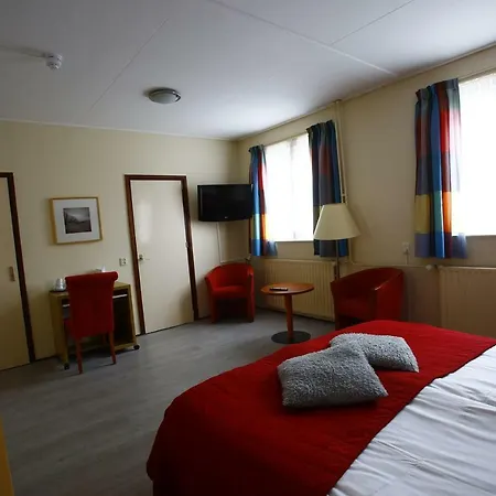 Rebecca Hotel De Waal