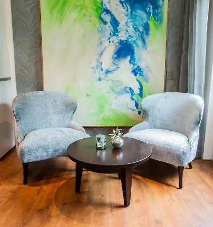 Rebecca Hotel De Waal